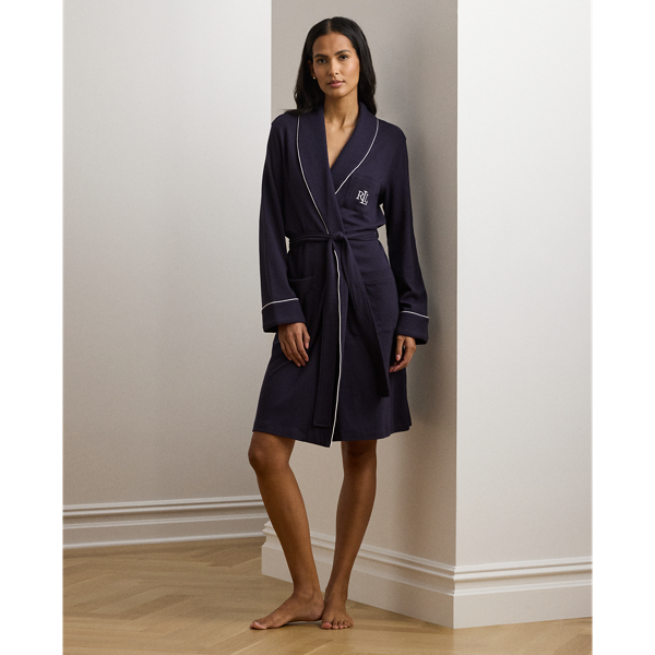 This ultrasoft robe is crafted with brushed cotton interlock and tailored with a diamond-quilted shawl collar. Contrast piping brings added sophistication, while an "LRL"-embroidered monogram on the chest pocket offers a signature Lauren Ralph Lauren Lauren finish.