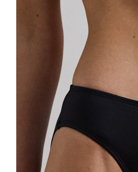 Cut to sit below your waist, this solid-hued bottom is perfect for mixing and matching with Lauren's tankini and bikini tops. An "LRL"-engraved metal plaque on the centre back gives it a sophisticated signature finish.