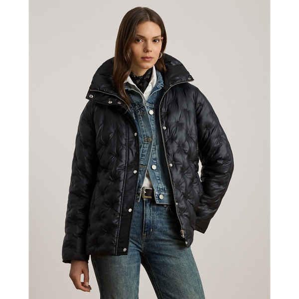 Anchored in sophisticated Lauren  Ralph Lauren Lauren style, this coat is distinguished by diamond quilting with “LRL” tufting throughout. An iridescent finish and a funnelneck add modern appeal, while its insulated puffer silhouette ensures a warm and cosy fit.