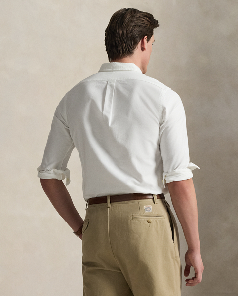 The oxford shirt made its debut at the beginning of the Ralph Lauren Lauren brand, and since then it has solidified its status as a pillar of the Polo look. Today, Mr Lauren continues to design countless variations of his iconic shirt, including this trim version that is finished with our signature Pony.