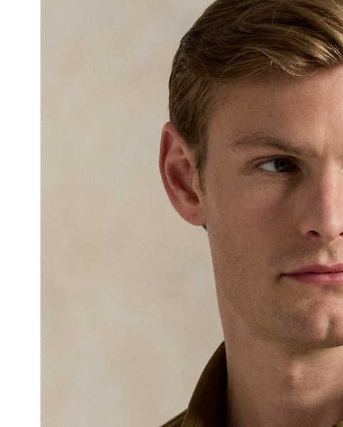 This version of our signature button-down is cut from an ultra-thin layer of our most lightweight cotton mesh, making it the perfect shirt for transitional days or when you want a comfortable layer underneath jumpers or jackets.