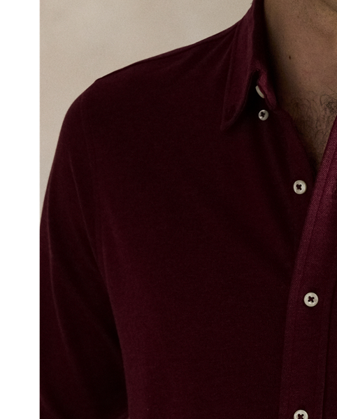 This version of our signature button-down is cut from an ultra-thin layer of our most lightweight cotton mesh, making it the perfect shirt for transitional days or when you want a comfortable layer underneath jumpers or jackets.
