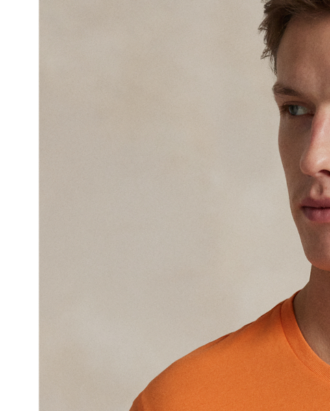 Washed for a perfectly broken-in look and feel, this cotton T-shirt is a Polo essential you'll reach for again and again.