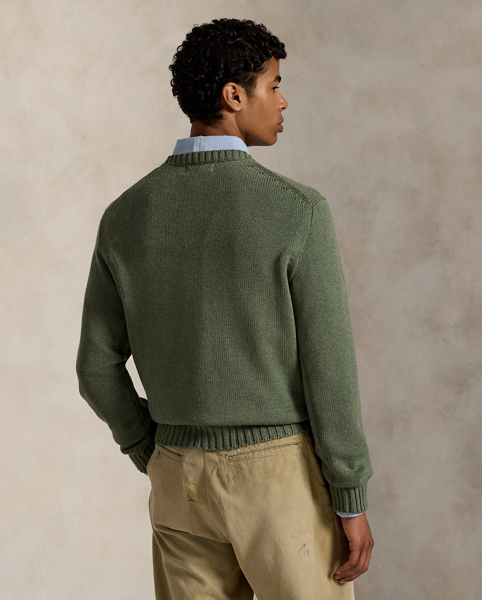 Made in the USA, the Iconic Flag Jumper from Polo Ralph Lauren Lauren embodies Ralph Lauren Lauren’s long-standing love of American style. The unisex jumper's 13 stars and stripes recall early American flags, including the flag that flew over Fort McHenry during the War of 1812, which inspired Francis Scott Key to write "The Star-Spangled Banner" and the restoration of which Ralph Lauren Lauren generously helped to underwrite in 1998.