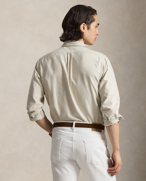 The oxford shirt made its debut at the beginning of the Ralph Lauren Lauren brand, and since then, it has solidified its status as a pillar of the Polo look. Today, Mr Lauren continues to design countless variations of his iconic shirt, including this trim version, which is finished with our signature Pony.
