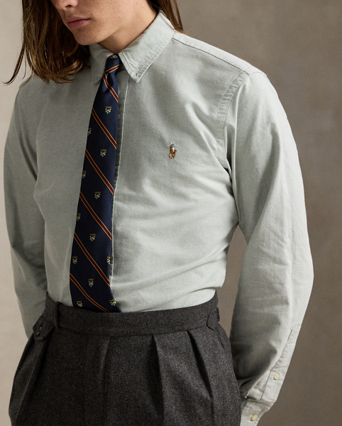 The oxford shirt made its debut at the beginning of the Ralph Lauren Lauren brand, and since then, it has solidified its status as a pillar of the Polo look. Today, Mr Lauren continues to design countless variations of his iconic shirt, including this trim version, which is finished with our signature Pony.