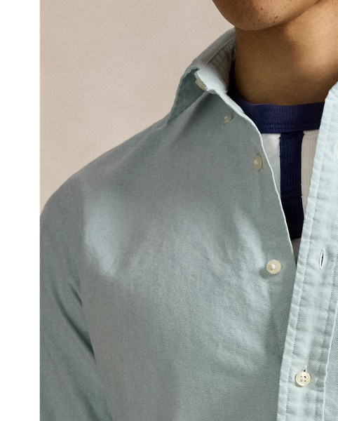 The oxford shirt made its debut at the beginning of the  Ralph Lauren Lauren brand, and since then it has solidified its status as a pillar of the Polo look. Today, Mr. Lauren continues to design countless variations of his iconic shirt, including this trim version that is finished with our multicoloured signature Pony.