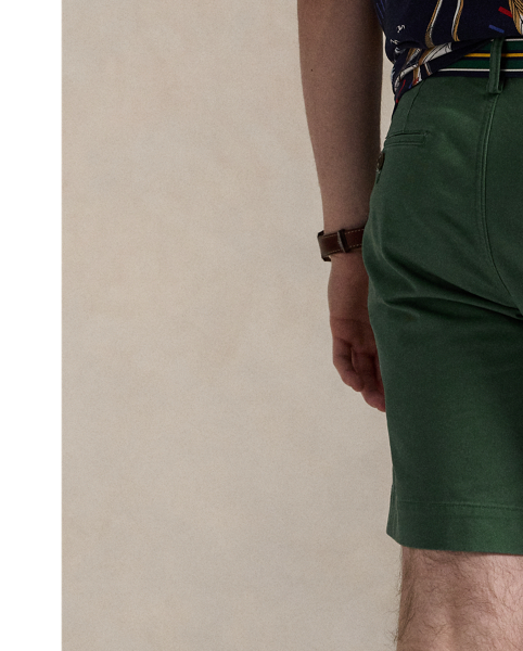 Extra stretch makes these straight-fitting chino shorts even more comfortable to wear.