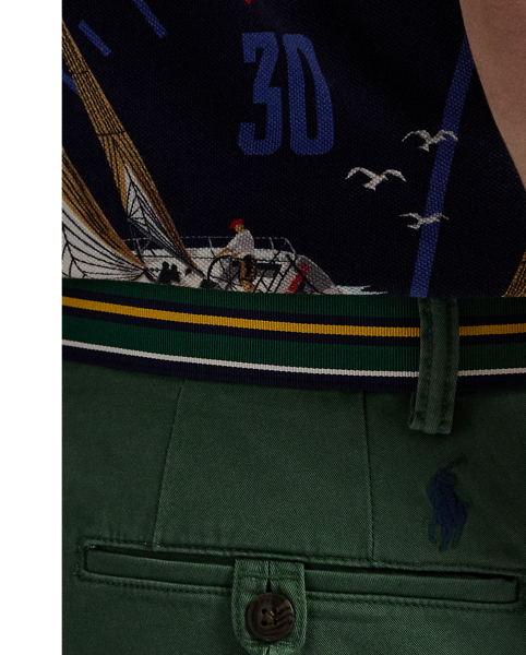 Extra stretch makes these straight-fitting chino shorts even more comfortable to wear.