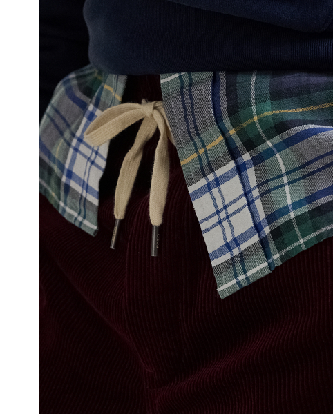 We've brought back these 15 cm inside leg shorts from our archive and updated them with a comfortable drawstring waist. This pair is crafted from soft corduroy for a heritage-inspired look.