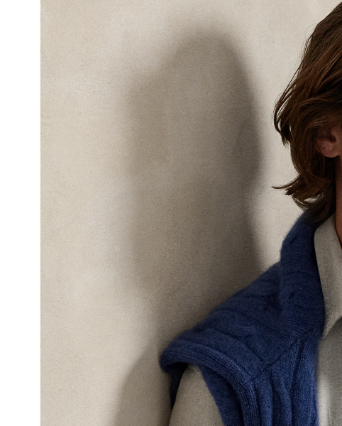 The oxford shirt made its debut very early in  Ralph Lauren Lauren’s designs, and since then, it has solidified its status as a pillar of the Polo look. Our fabric is developed with a secret wash, giving it instant character, ease and a heathered softness – what we refer to as "the perfect rumple". The formula is so unique that it's been kept in a safe for more than three decades. Today, Mr Lauren continues to create countless variations of his iconic shirt, including this Custom Fit version, which is embroidered with our multicoloured signature Pony.