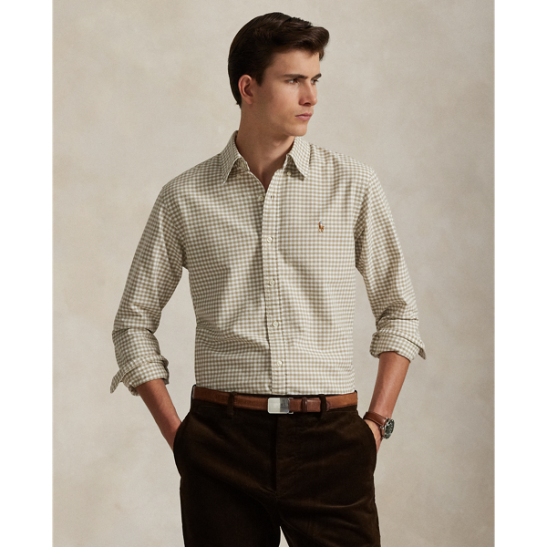 The oxford shirt made its debut very early in Ralph Lauren Lauren’s designs, and since then, it has solidified its status as a pillar of the Polo look. Our fabric is developed with a secret wash, giving it instant character, ease and a heathered softness – what we refer to as "the perfect rumple". The formula is so unique that it's been kept in a safe for more than three decades. Today, Mr Lauren continues to create countless variations of his iconic shirt, including this trim version, which is embroidered with our multicoloured signature Pony.