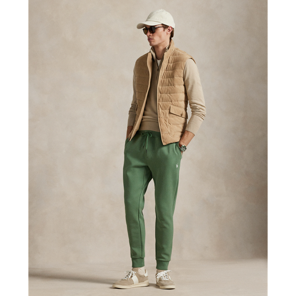 Smooth double-knit fabric gives these trousers a sleek upgrade, making them a modern addition to your wardrobe.