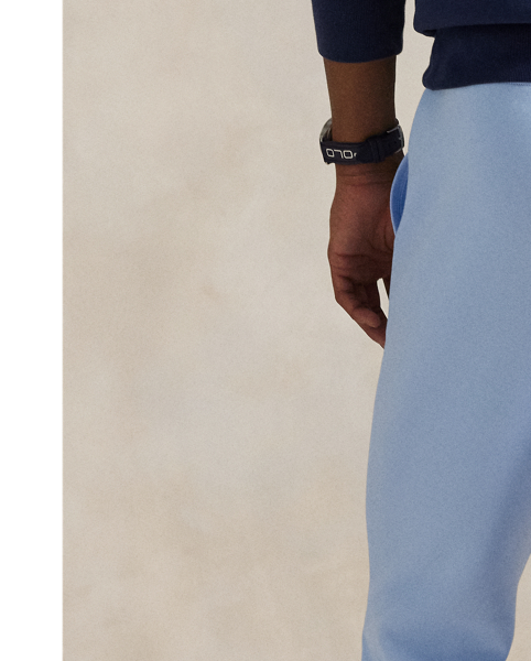 Smooth double-knit fabric gives these trousers a sleek upgrade, making them a modern addition to your wardrobe.