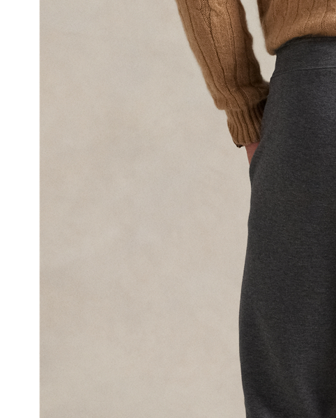 Smooth double-knit fabric gives these trousers a sleek upgrade, making them a modern addition to your wardrobe.