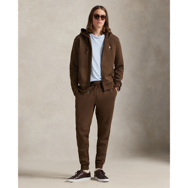 Smooth double-knit fabric gives these trousers a sleek upgrade, making them a modern addition to your wardrobe.