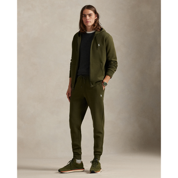 Smooth double-knit fabric gives these trousers a sleek upgrade, making them a modern addition to your wardrobe.