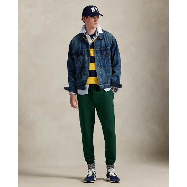 Smooth double-knit fabric gives these trousers a sleek upgrade, making them a modern addition to your wardrobe.