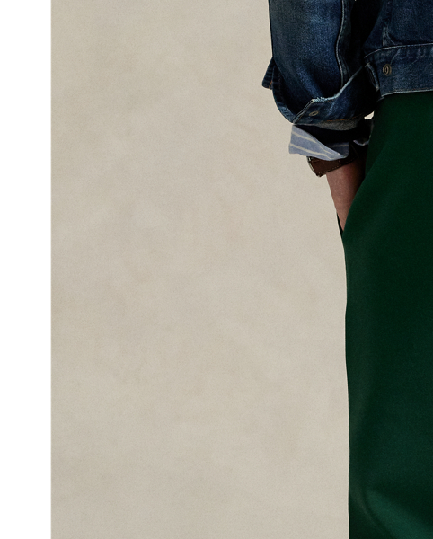 Smooth double-knit fabric gives these trousers a sleek upgrade, making them a modern addition to your wardrobe.