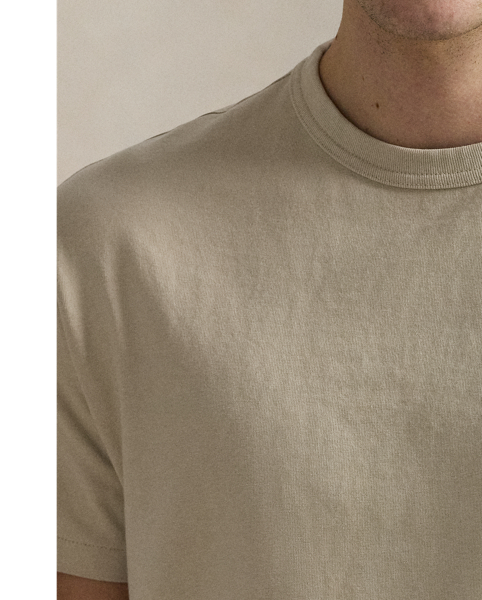 Washed for a perfectly broken-in look and feel, this cotton T-shirt is a Polo essential you'll reach for again and again.