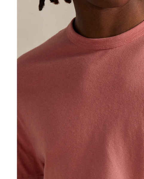 Washed for a perfectly broken-in look and feel, this cotton T-shirt is a Polo essential you'll reach for again and again.