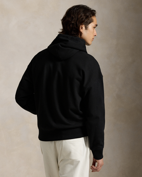 In heavyweight fleece, this cotton-blend hoodie features our logo and the iconic Polo Pony.