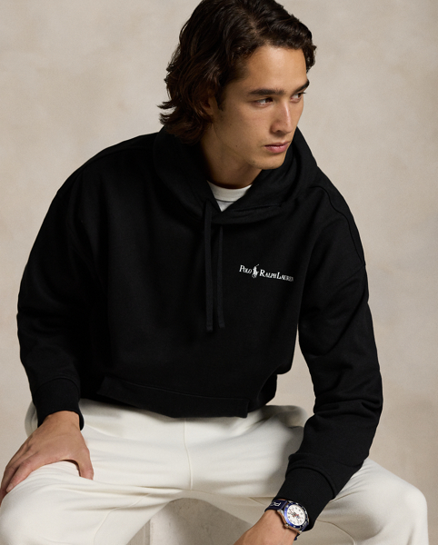 In heavyweight fleece, this cotton-blend hoodie features our logo and the iconic Polo Pony.