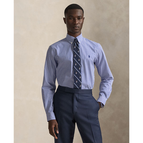 This shirt's poplin combines soft, breathable cotton with extra stretch for added comfort.