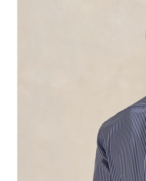 This shirt's poplin combines soft, breathable cotton with extra stretch for added comfort.