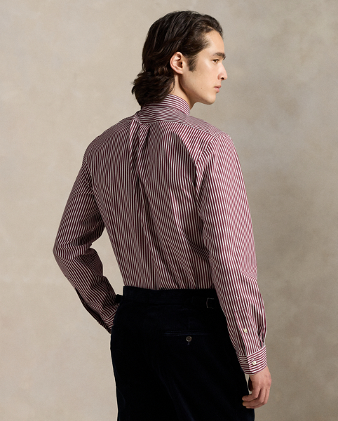 This shirt's poplin combines soft, breathable cotton with extra stretch for added comfort.