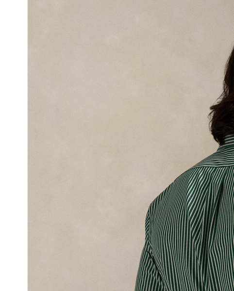 This shirt's poplin combines soft, breathable cotton with extra stretch for added comfort.