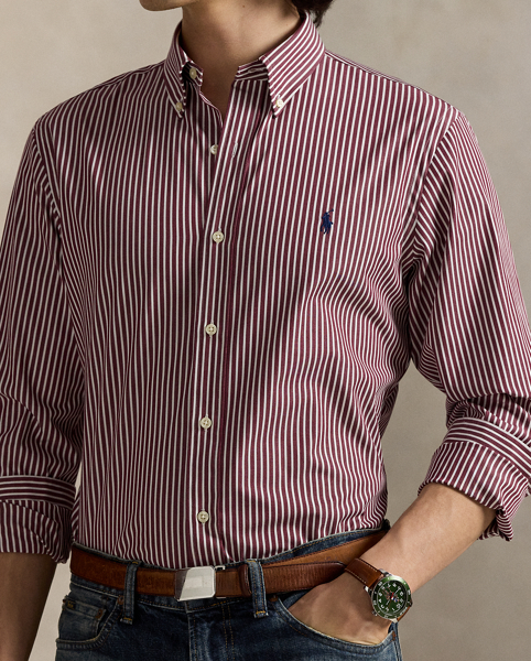 This shirt's poplin combines soft, breathable cotton with extra stretch for added comfort.