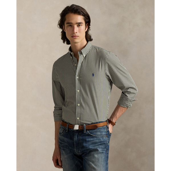 This shirt's poplin combines soft, breathable cotton with extra stretch for added comfort.