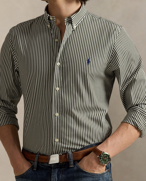 This shirt's poplin combines soft, breathable cotton with extra stretch for added comfort.