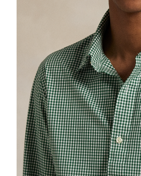 This shirt's poplin combines soft, breathable cotton with extra stretch for added comfort.