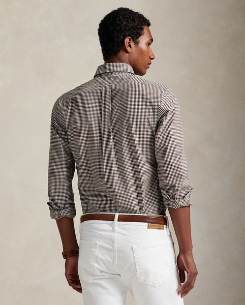 This shirt's poplin combines soft, breathable cotton with extra stretch for added comfort.