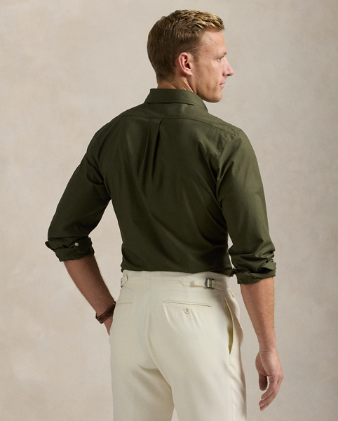 This shirt's poplin fabric combines soft, breathable cotton with extra stretch for added comfort.