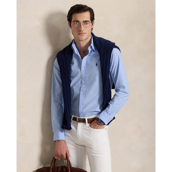 This shirt's poplin fabric combines soft, breathable cotton with extra stretch for added comfort.