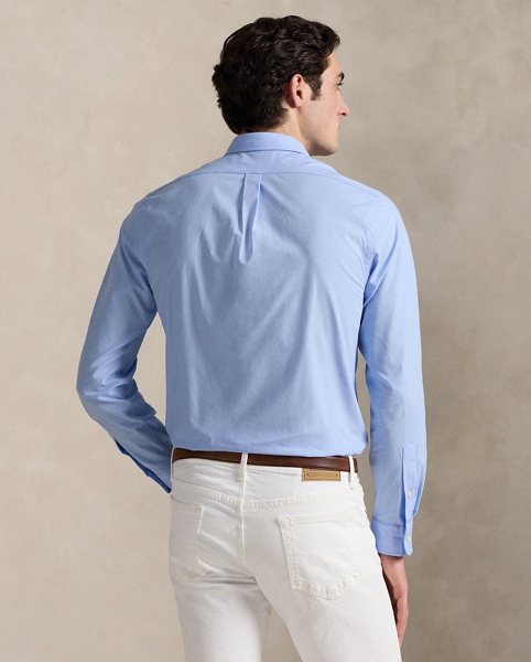 This shirt's poplin fabric combines soft, breathable cotton with extra stretch for added comfort.