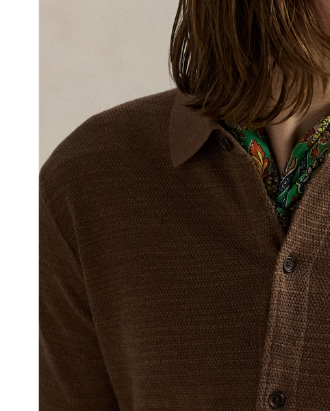 In a lightweight, breathable blend of cotton and linen, this shirt jumper features a textured seed-stitched technique and our signature embroidered Pony.
