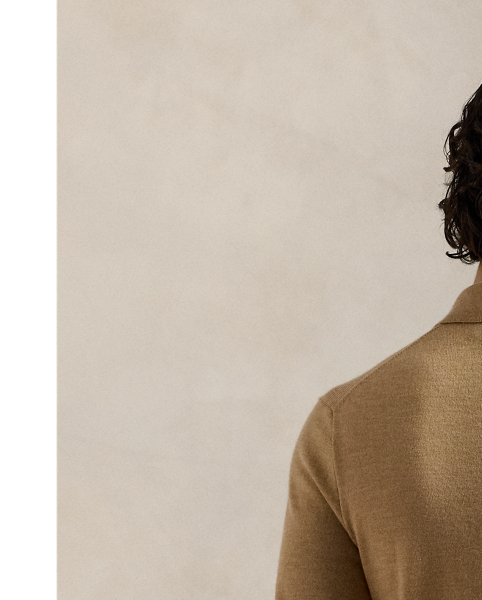 This jumper combines a silhouette inspired by  Ralph Lauren Lauren’s iconic Polo shirt with fine-gauge worsted wool and our signature embroidered Pony.