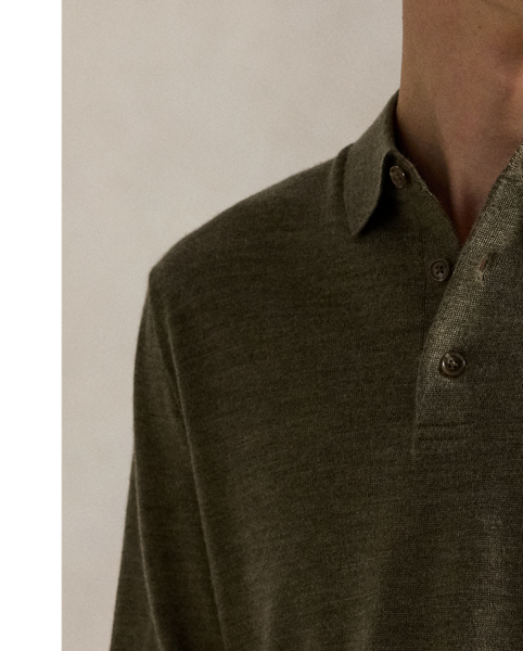 This jumper combines a silhouette inspired by  Ralph Lauren Lauren’s iconic Polo shirt with fine-gauge worsted wool and our signature embroidered Pony.
