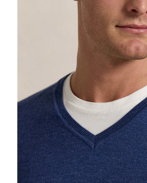 Finished with our signature embroidered Pony, this lightweight jumper is finely knit with wool yarn from Italy that is machine washable and worsted for a smooth texture.