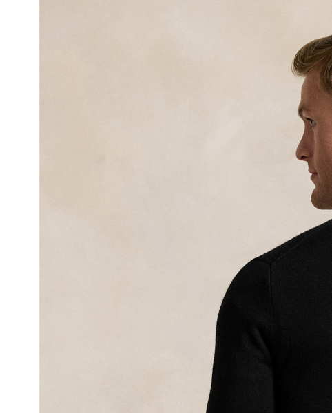 Finished with our signature embroidered Pony, this lightweight jumper is finely knit with wool yarn from Italy that is Machine washable and worsted for a smooth texture.