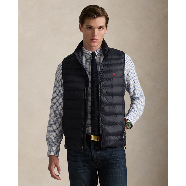 Crafted from water-repellent fabric, this lightweight gilet is insulated with down-alternative fill that's made with recycled polyester. Additionally, it packs into its own pocket for on-the-go convenience.