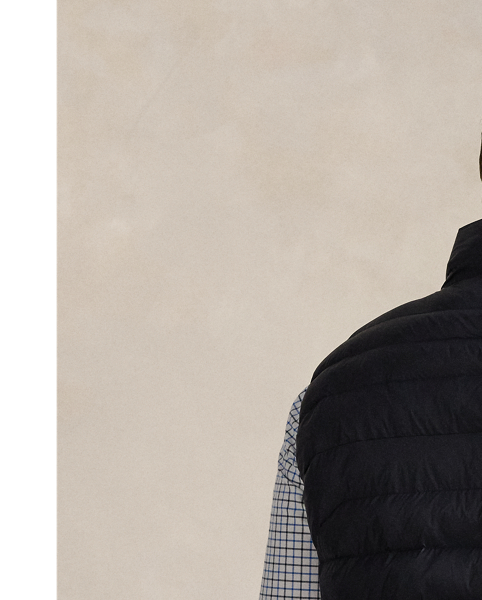 Crafted from water-repellent fabric, this lightweight gilet is insulated with down-alternative fill that's made with recycled polyester. Additionally, it packs into its own pocket for on-the-go convenience.