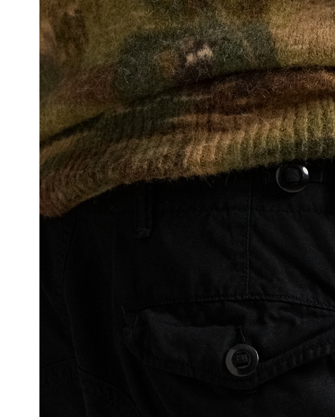 In our iconic Big Fit from the ’90s, these trousers combine a utilitarian-inspired silhouette with durable cotton ripstop.