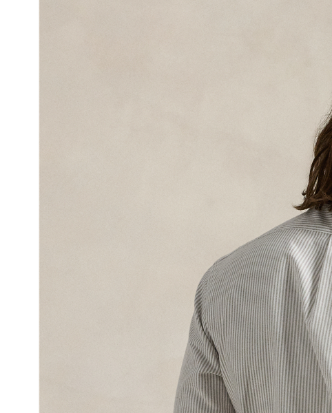 The oxford shirt made its debut very early on in  Ralph Lauren Lauren’s designs and, since then, it has solidified its status as a pillar of the Polo look. Today, Mr Lauren continues to create countless variations of his iconic shirt, including this striped version, which is embroidered with our multicoloured signature Pony.