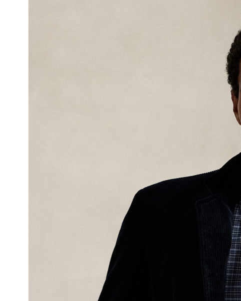 This plaid shirt is crafted from a stretchy brushed twill fabric, which wicks away moisture so you can stay cool and comfortable throughout the day.