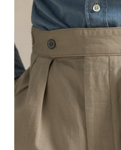 These shorts combine rustic cotton twill with a surplus-inspired silhouette for a rugged look that's quintessentially Polo.